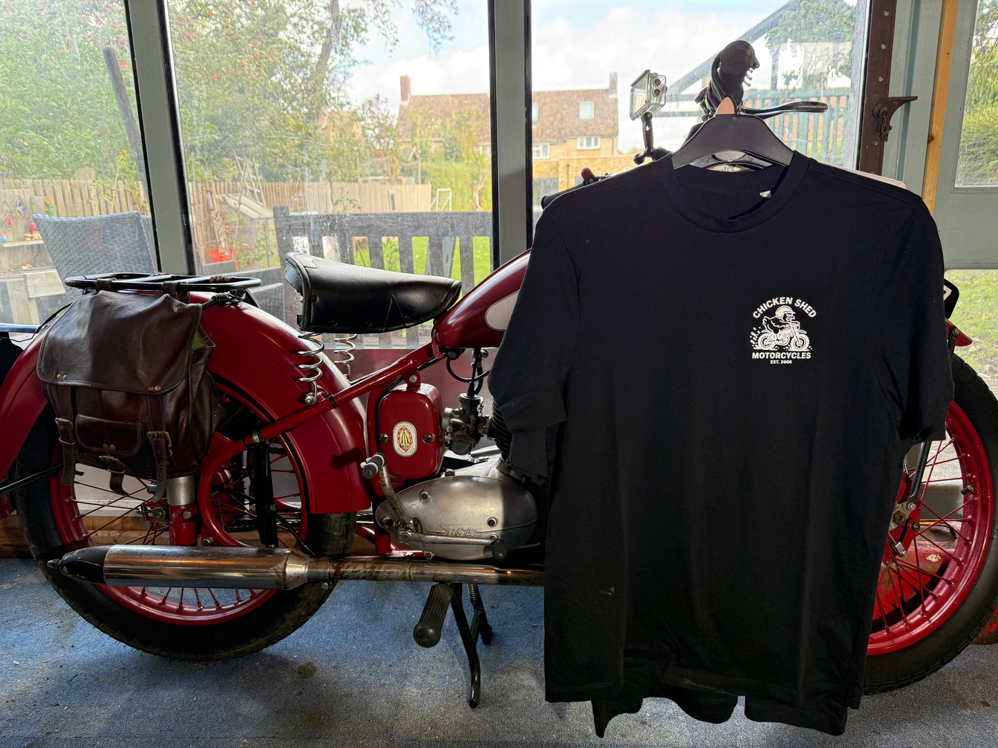 CHICKEN SHED MOTORCYCLE SCRAMBLER SHORT SLEEVE T SHIRT
