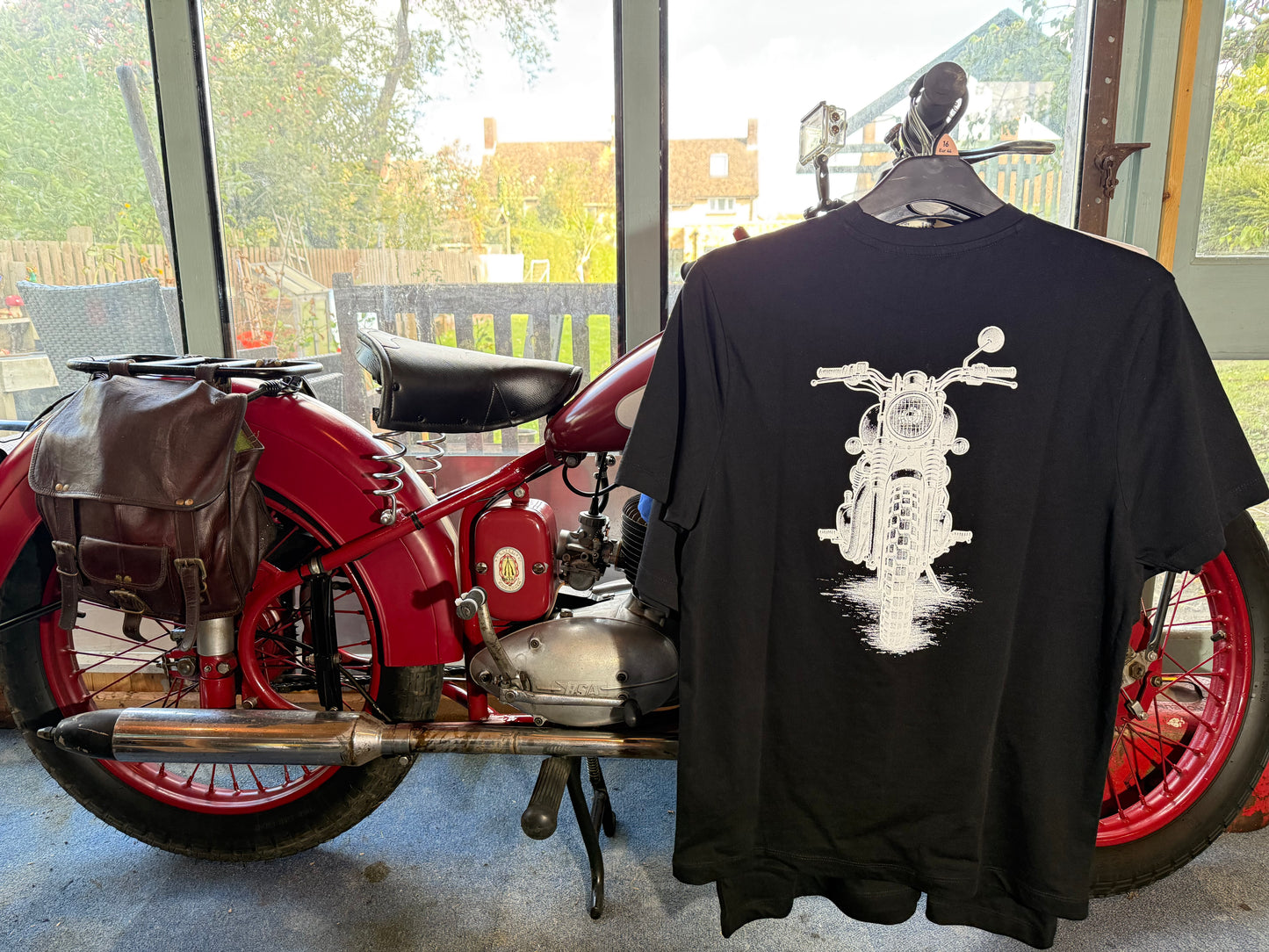 CHICKEN SHED MOTORCYCLE SCRAMBLER SHORT SLEEVE T SHIRT